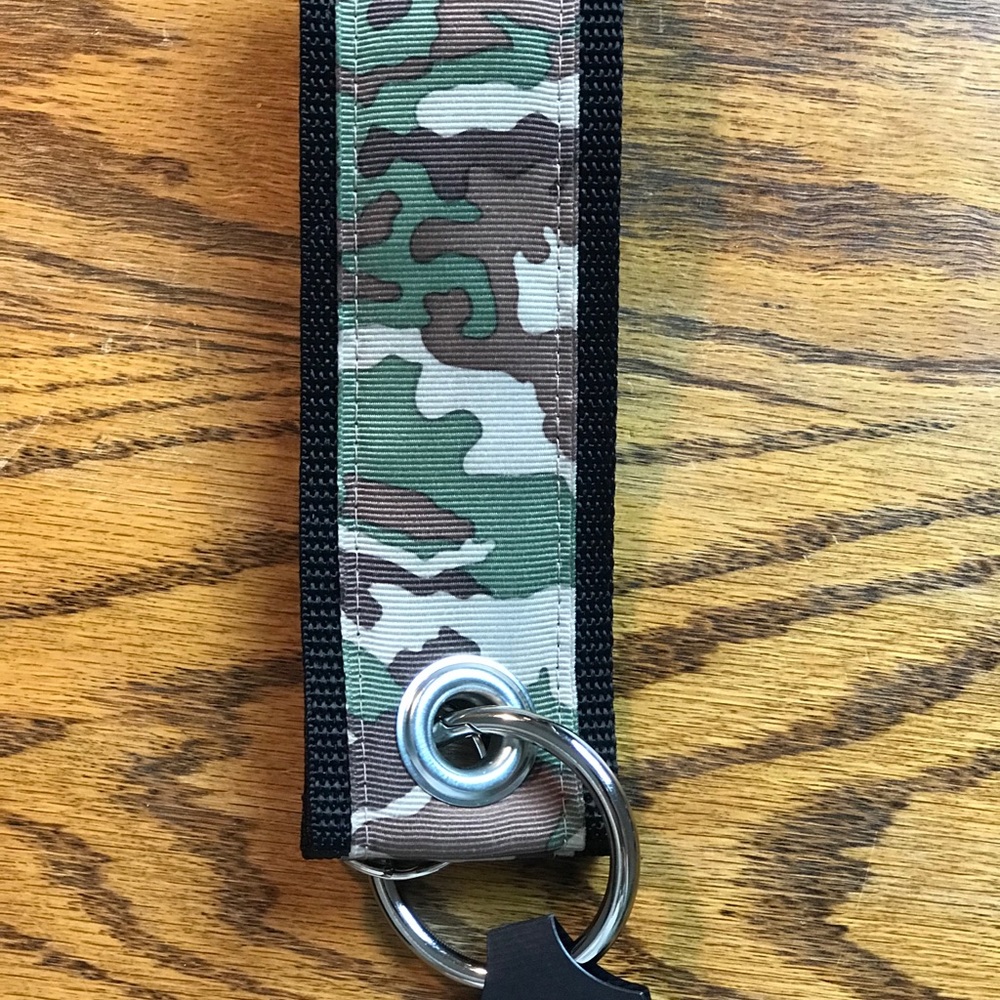 β€οΈ BellaJane Keychain π - Picture 14 of 16
